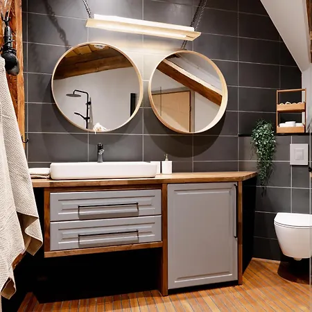 Апартаменти Stunning Three-level In Historic Old Town *