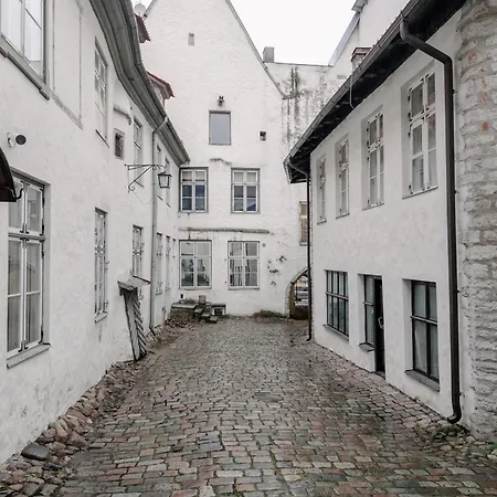 Stunning Three-level In Historic Old Town Apartament Tallin