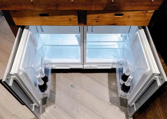 Stunning Three-level In Historic Old Town *